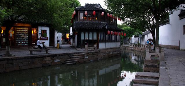 你愿意让你的孩子未来成为蓝领么？为什么？